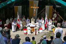 Festgottesdienst zum 1.000 Todestag des Heiligen Heimerads auf dem Hasunger Berg (Foto: Karl-Franz Thiede)